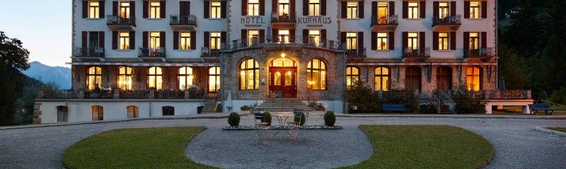Hotel Kurhaus Bergün von außen im Sommer